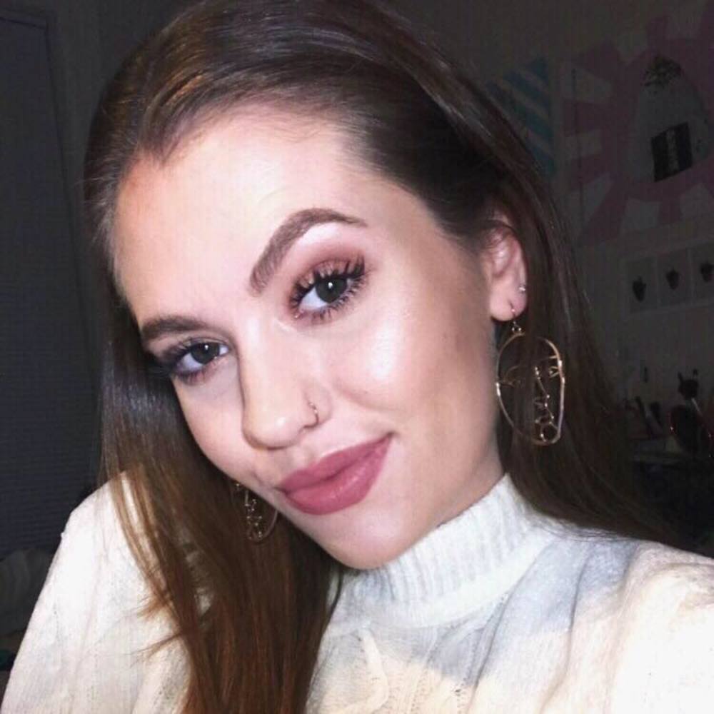 Meet your Posher, Avary